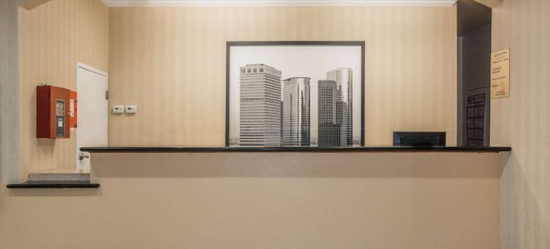 布鲁克希尔速8酒店(Super 8 by Wyndham Brookshire TX)图片