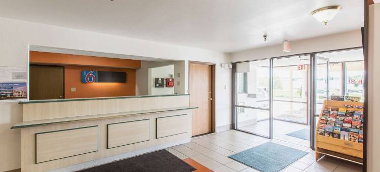 Motel 6 Omaha, NE - Central图片