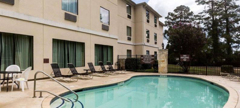 品质套房酒店亨茨维尔大学附近(Quality Suites Huntsville Near University)图片