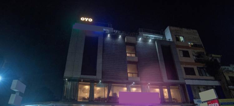 Super Townhouse Divya Palace图片