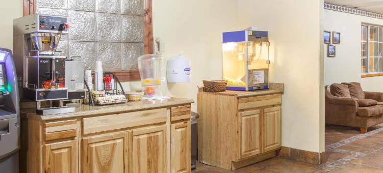 威莱斯-大峡谷地区华美达酒店(Ramada by Wyndham Williams/Grand Canyon Area)图片