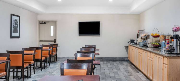 贝克斯菲尔德北华美达酒店(Ramada by Wyndham Bakersfield North)图片