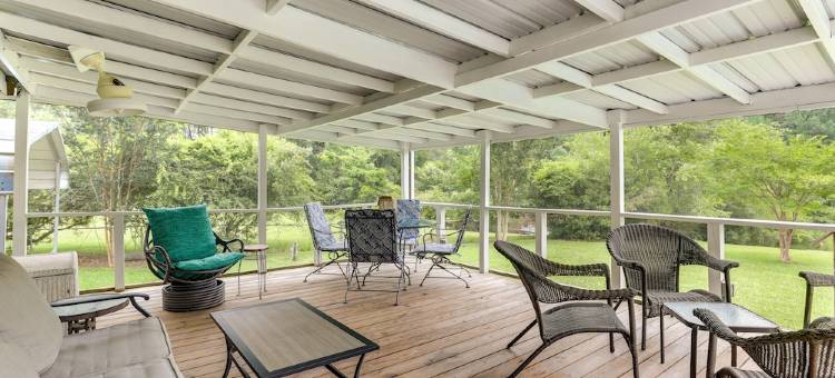 靠湖的萨默顿度假屋，带船坞+游泳池！(Lakefront Summerton Getaway w/ Boat Dock + Pool!)图片