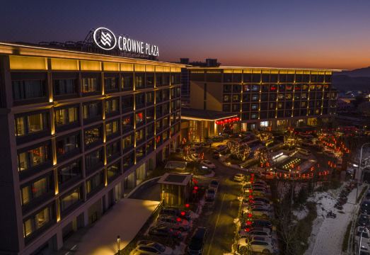 遵化金融街古泉皇冠假日酒店外景图