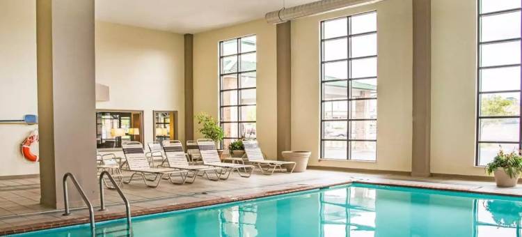 辛辛那提 I-275 凯艺套房酒店(Quality Inn & Suites Cincinnati I-275)图片