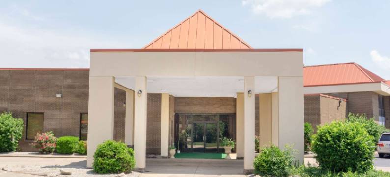 哈里森温德姆速8酒店(Super 8 by Wyndham Harrison OH)图片