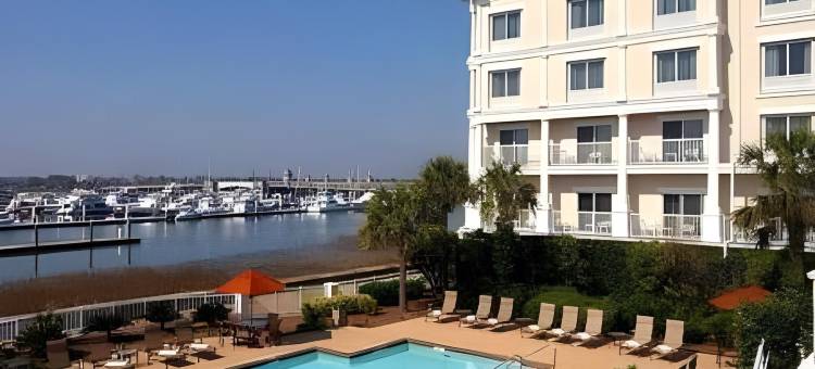 查尔斯顿水岸万怡酒店(Courtyard Charleston Waterfront)图片