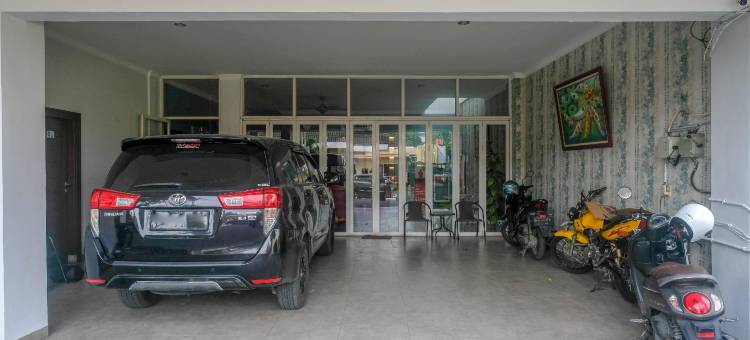 红门酒店-近爱马仕皇宫棉兰波罗尼亚(RedDoorz Near Hermes Place Polonia Medan)图片