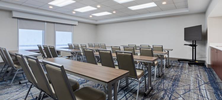 辛辛那提河滨智选假日套房酒店(Holiday Inn Express & Suites Cincinnati Riverfront)图片