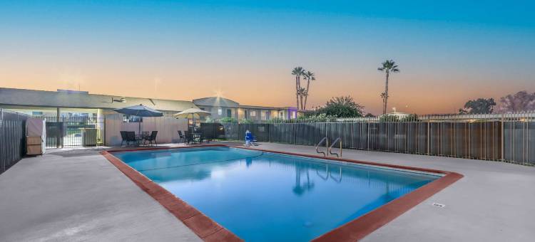 加利福尼亚州马德拉 Studio 6 套房 - 约塞米蒂(Studio 6 Suites Madera, CA - Yosemite)图片