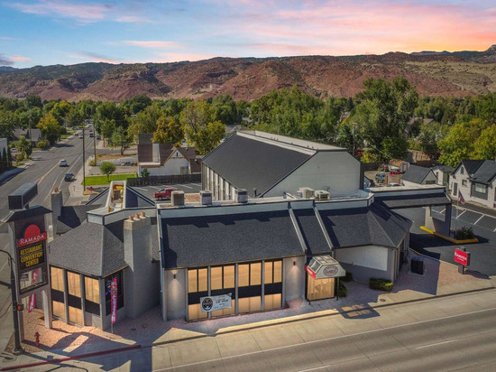 华美达犹他里奇菲尔德I-70酒店