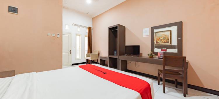 红门酒店-近科亚克桑火车站(RedDoorz Near Kejaksan Station Cirebon)图片
