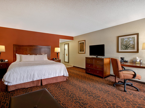 西南韦恩堡欢朋酒店