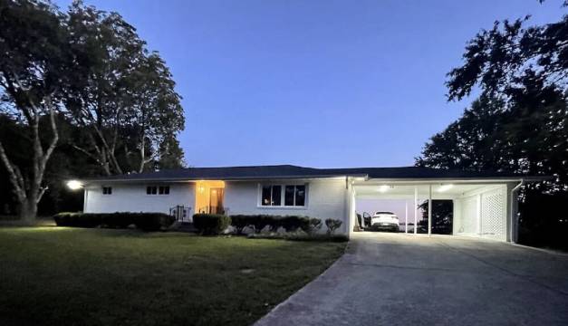 Private Retreat - Renovated - Close to Lake Lanier and Road Atlanta