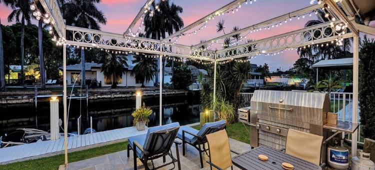 水岸静谧. 泳池及烧烤. 锦鲤池 度假屋(Waterfront Serenity. Pool & BBQ. Koi Pond)图片