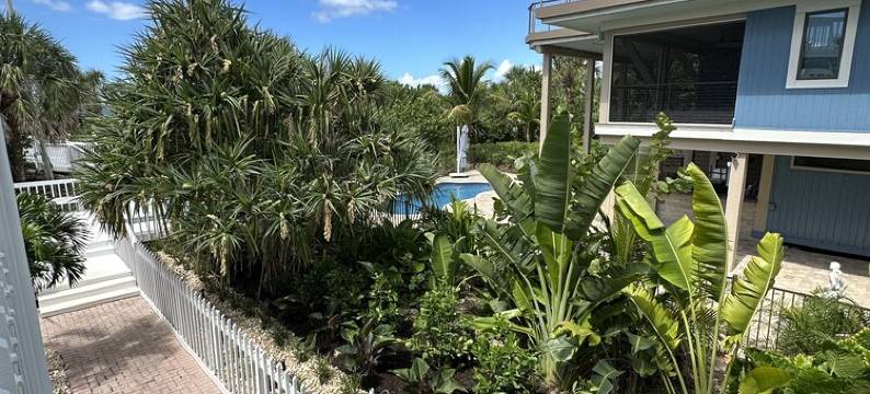 BEACHFRONT, HEATED POOL, KAYAKS/SUP, LANAI W/ GULF VIEWS, 85' DOCK, 2 GOLF CARTS图片