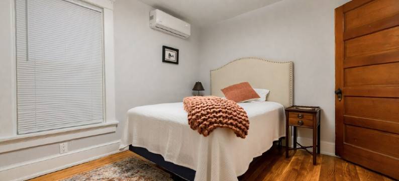 Beautiful Remodeled Downtown Frederick Cottage (Pet-Friendly)图片