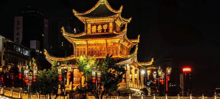 贵阳·欢住｜Soong·CinemaBathtub设计酒店(喷水池地铁站甲秀楼店)图片