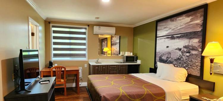 彭布罗克温德姆速 8 酒店(Super 8 by Wyndham Pembroke)图片