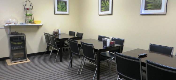 萨斯卡通近市中心温德姆速8酒店(Super 8 by Wyndham Saskatoon Near Downtown)图片