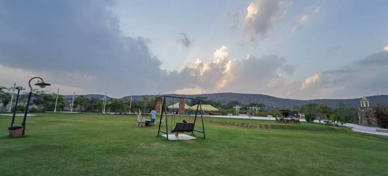 罗哈加尔堡渡假村(Lohagarh Fort Resort)图片