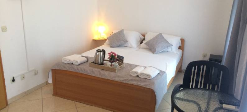 梅纳洛别墅酒店(Villa Menalo)图片