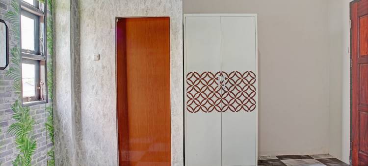 OYO 93190 萨尔蒂卡GH伊斯兰教酒店(OYO 93190 Sartika Gh Syariah)图片