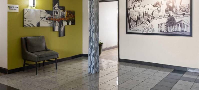 南波士顿弗吉尼亚州速8酒店(Super 8 by Wyndham South Boston VA)图片