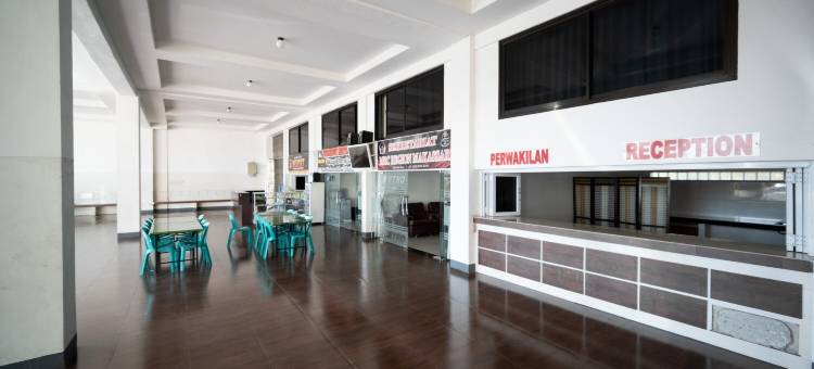 红多兹酒店-近马卡萨城镇广场2号(RedDoorz Near Makassar Town Square 2)图片