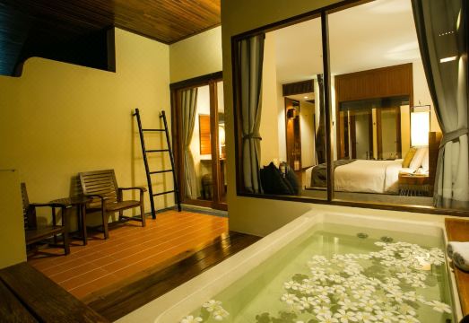 Chantaramas Beach Resort, Koh PhanganHotel Overview