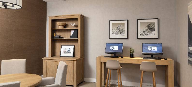 纽波特古尔尼海滨度假村(Newport Harbor Island Resort)图片