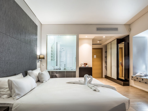 荷兹利亚本杰明商务酒店