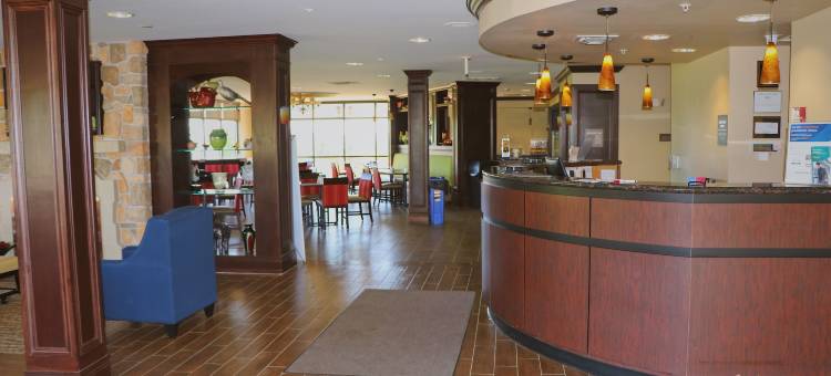 舒适套房酒店(Comfort Suites Edinboro)图片