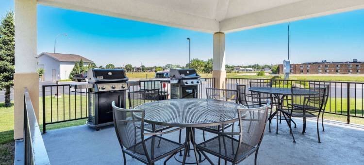 威利斯顿浩枫温德姆公寓(Hawthorn Extended Stay by Wyndham Williston)图片