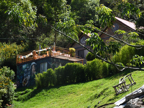 十二只蜂鸟安第斯山度假屋