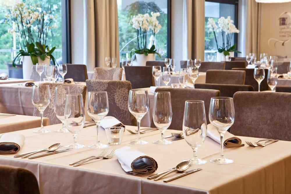 Queen's Astoria Design Hotel Over view