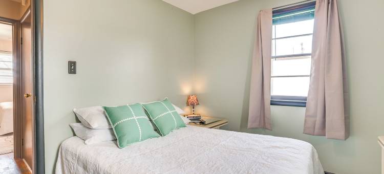 步行到海滩：阿尔皮纳的湖景之家！(Walk to Beach: Lake-view Home in Alpena!)图片