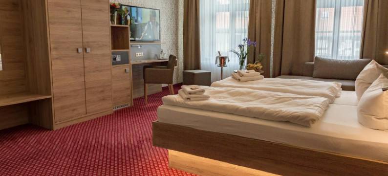 坦格尔明德施沃泽阿德勒酒店(Hotel Schwarzer Adler Tangermünde)图片