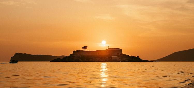 黑山马穆拉岛悦榕庄(Mamula Island by Banyan Tree)图片