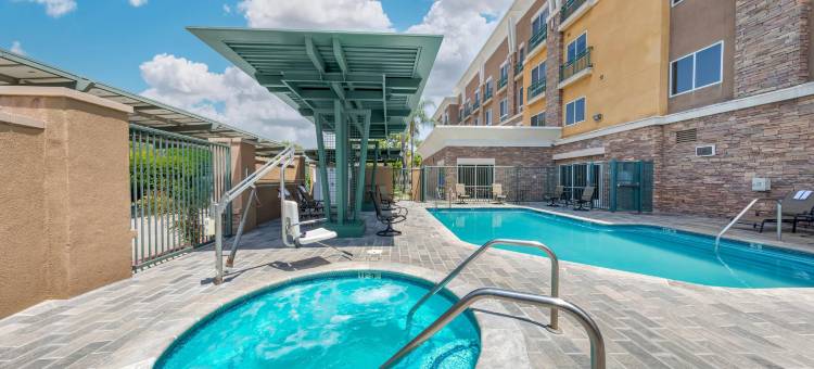 安大略机场会议中心舒适套房酒店(Comfort Suites Ontario Airport Convention Center)图片