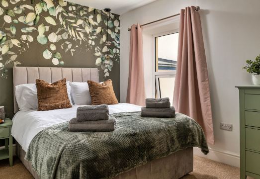 Peace Retreats Penthouse Hotel Overview