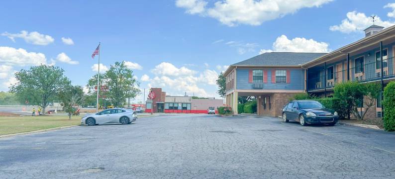 路易斯维尔旅馆 由 Oyo 路易斯维尔市机场(Louisville Inn By Oyo Louisville Municipal Airport)图片