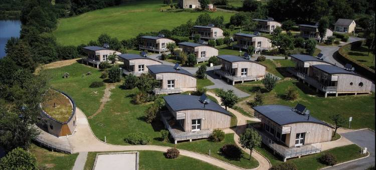 HOLIDAY VILLAGE OF LAKE MENET / FACING THE LAKE OF 14 HECTARES图片