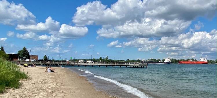 Blue Water Hideaway...Awesome renovation...Incredible River Views...Free Wifi图片