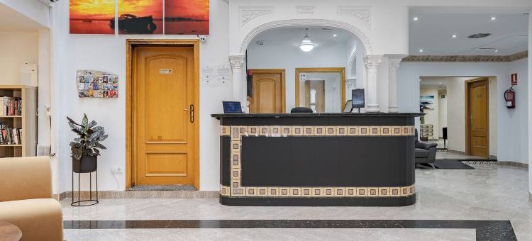 阿古尔酒店(Hotel Agur)图片