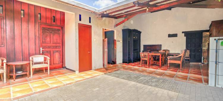 OYO 94767 格里亚贾蒂伊斯兰旅馆1(OYO 94767 Griya Djati Syariah 1)图片