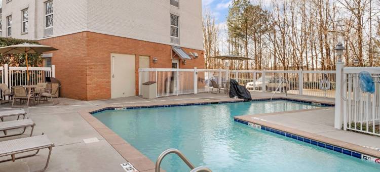 舒适套房酒店 - 近伯克戴尔村 - 亨特斯维尔(Comfort Suites Near Birkdale Village- Huntersville)图片