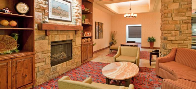 盖洛普东智选假日套房酒店(Holiday Inn Express & Suites GALLUP EAST by IHG)图片