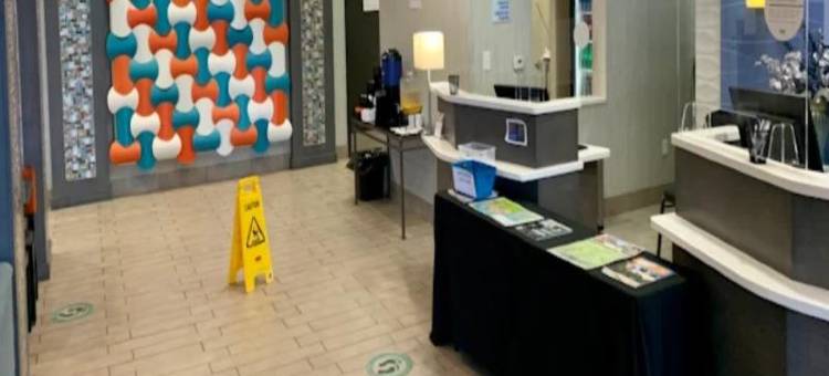 智选假日套房酒店诺克斯维尔(Holiday Inn Express & Suites Knoxville West - Papermill DR)图片