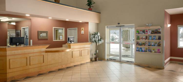 黄金市华美达酒店(Ramada Limited Golden)图片